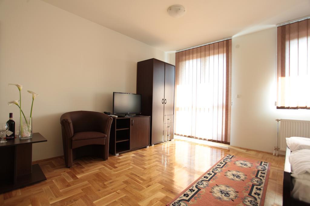 Hostel Royal Obrenovac  Quarto foto